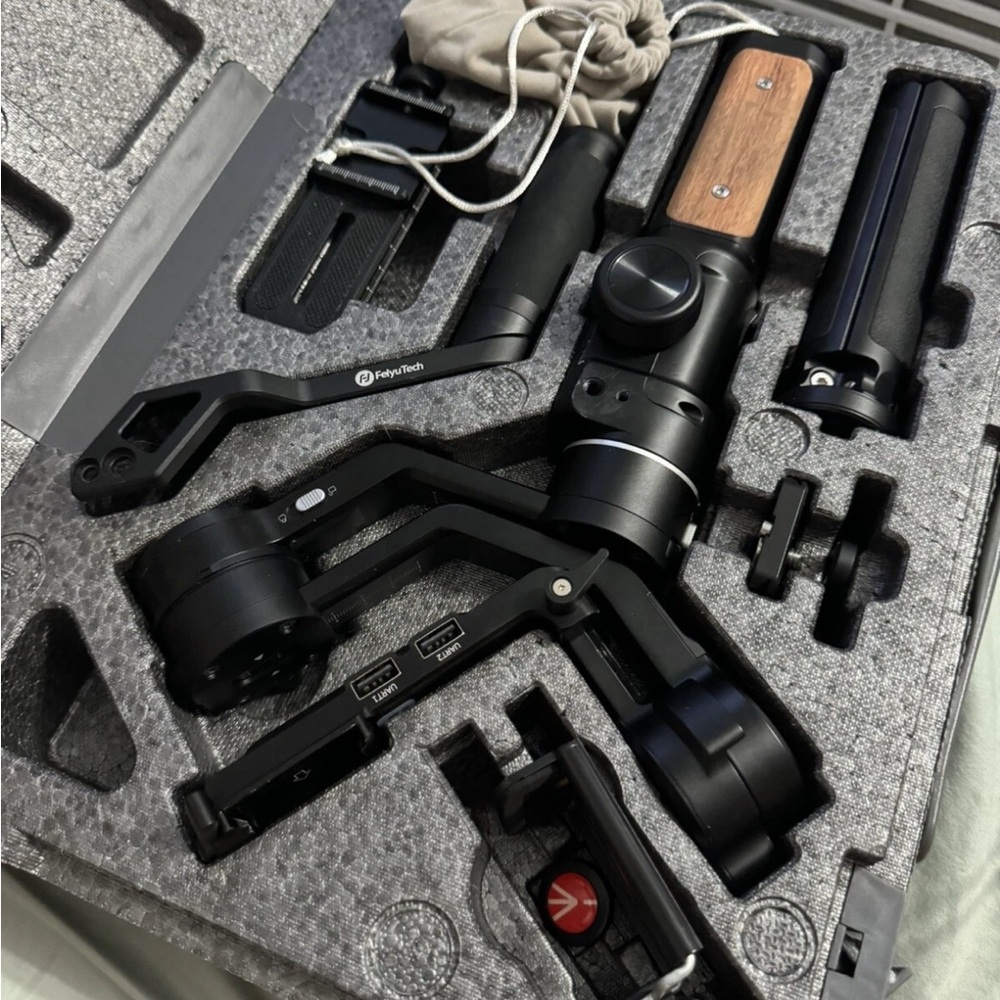 FeiyuTech AK2000S Handheld Advanced Gimbal Stabilizer Kit
